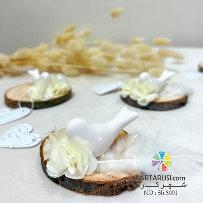 گیفت عروسی چوبی مرغ آمین